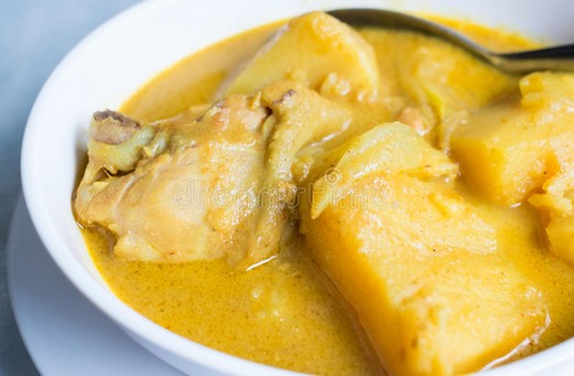 Curry amarillo de pollo
